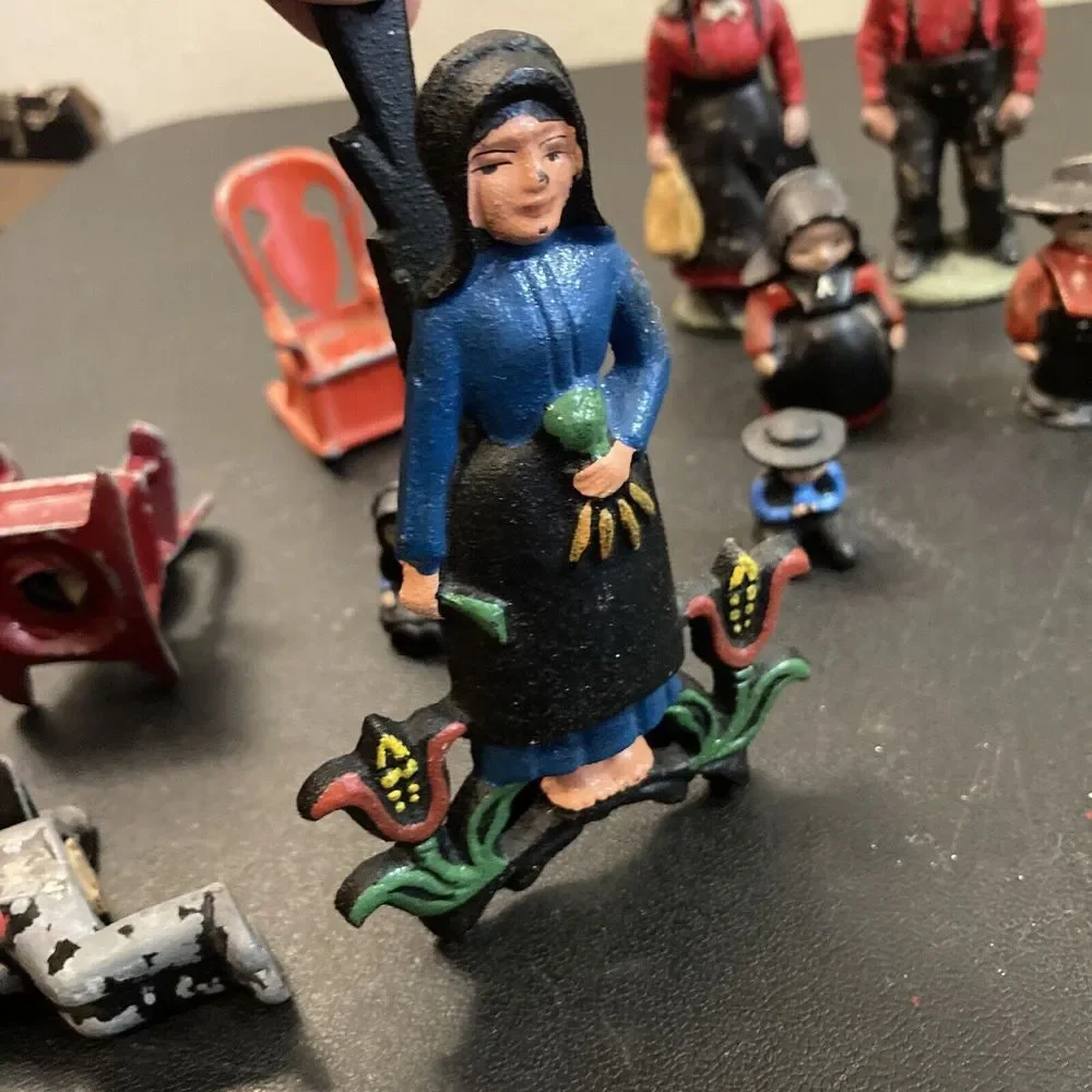 Cast Iron‎ Amish Figure Lot 11pc Couple Kids Rocking Chairs Wilton Clip PA Dutch